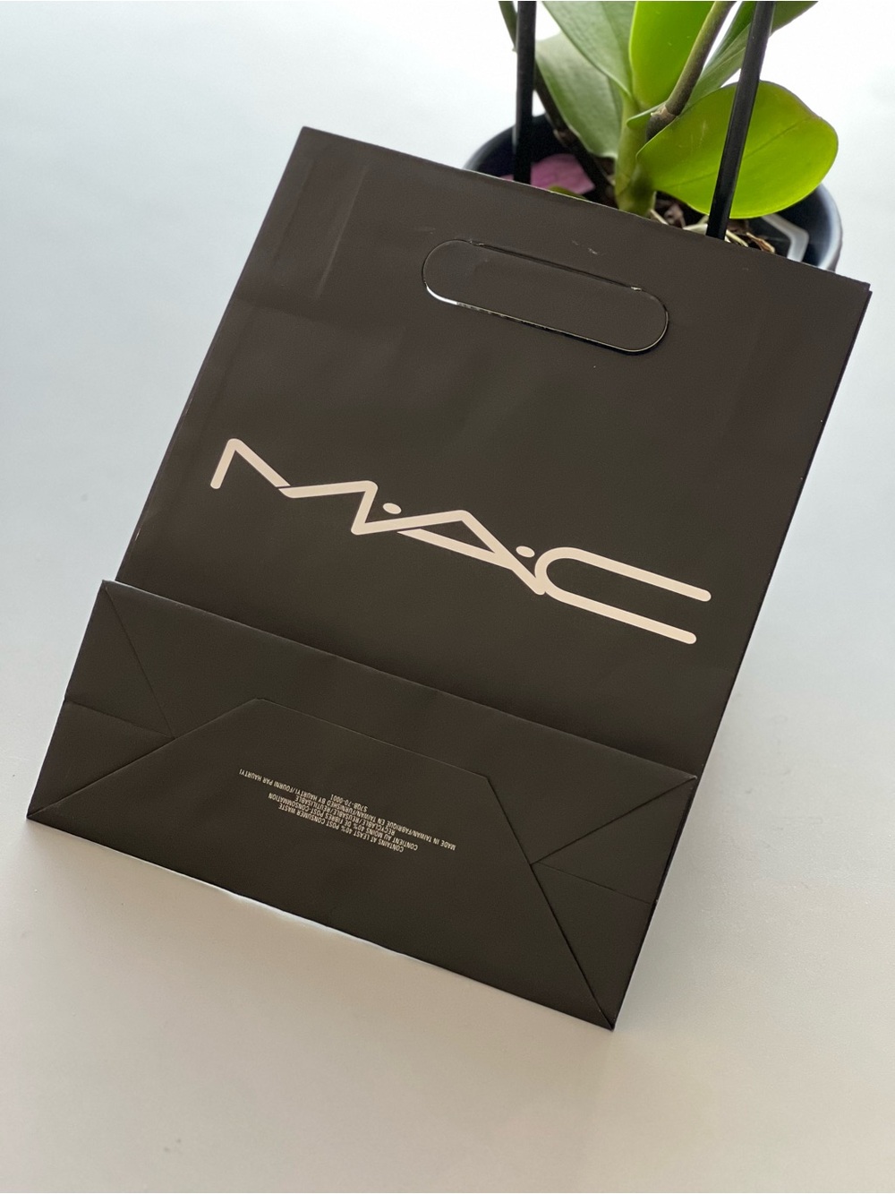 💯 MAC black paper gift bag 🎁